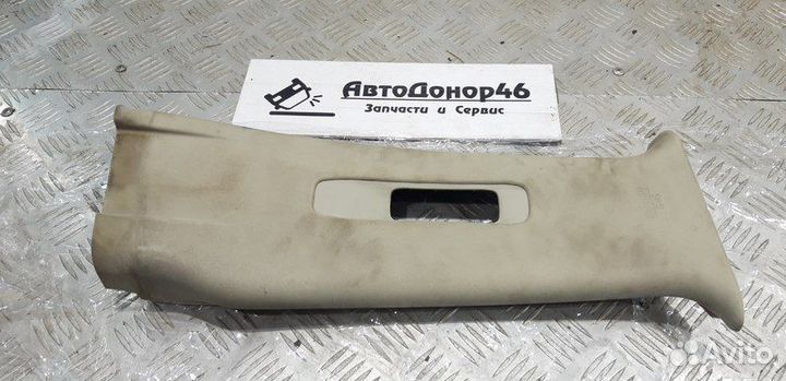 Обшивка средней стойки правая верхняя Tiida C11