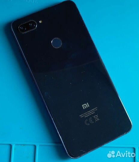Телефон Xiaomi Mi 8 lite