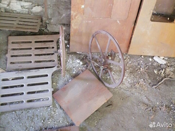 Тумба запчасти швейных машина