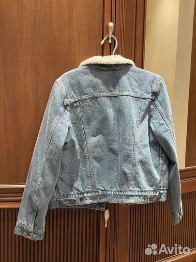 Джинсовая куртка с мехом levis