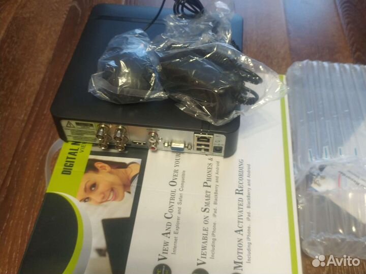 4 канальный гибридный видеорегистратор