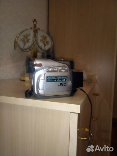 Мини камера JVC или мен на мал. телевизор