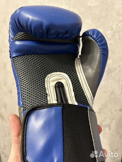 Боксерские перчатки 10 oz Everlast