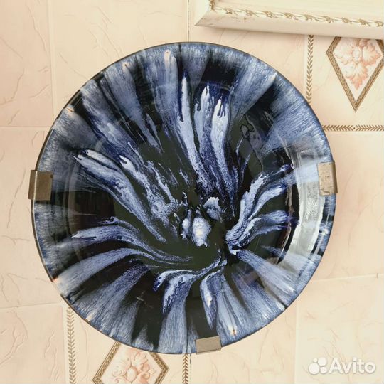 Тарелка настенная керамика обливная