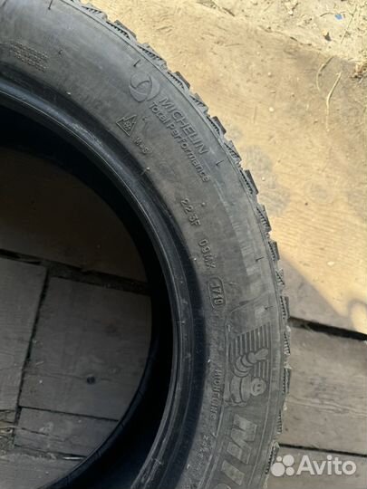 Michelin X-Ice North 4 215/55 R17