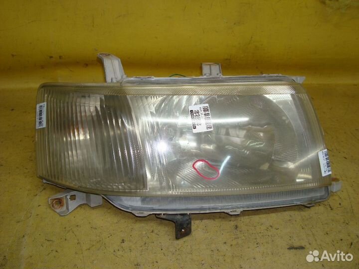 Фара Toyota Probox NCP51V (Правое)