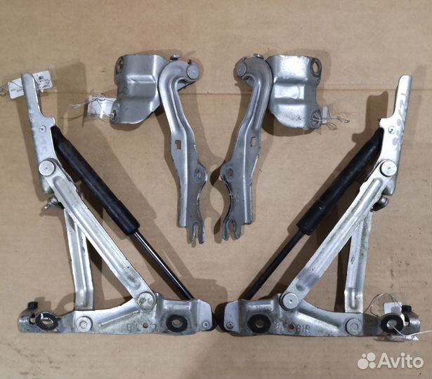 Петли и амортизаторы(стойки) капота мазда 6GH 2009