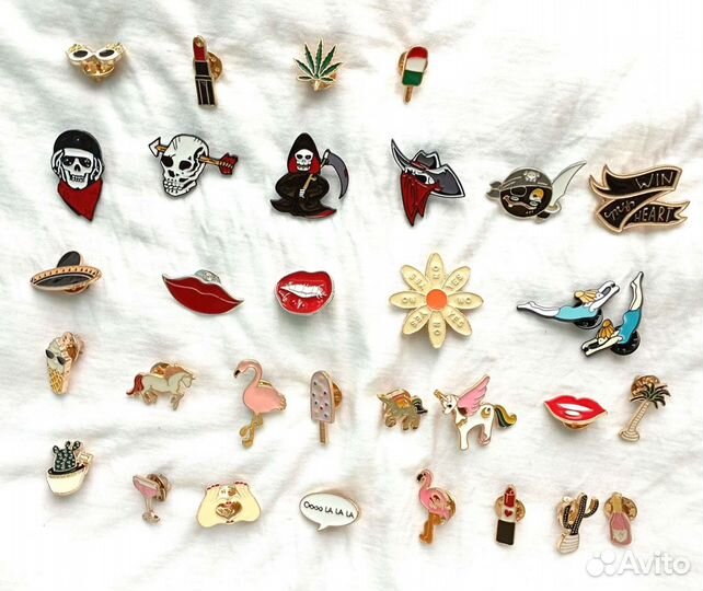 Pines, значки новые металлические