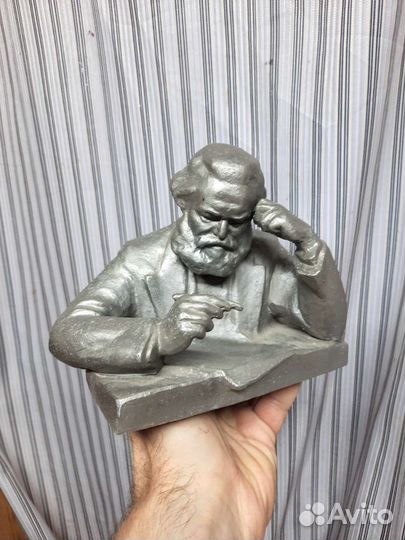Бюст СССР Маркс пишет книгу,редкость