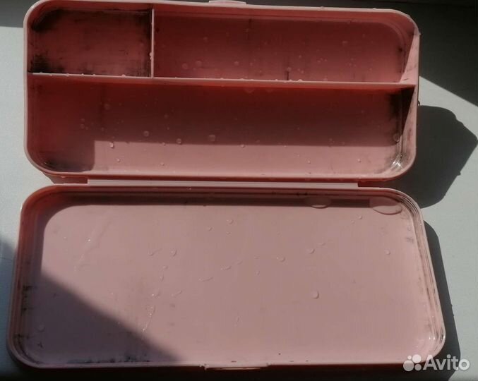 Пластиковый школьный пенал и пенал лимонный