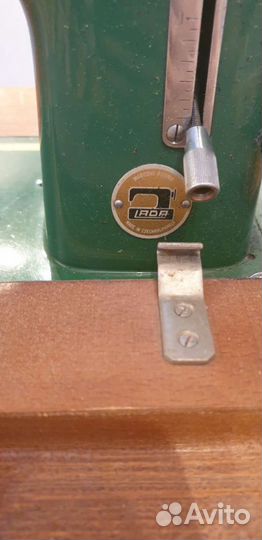 Швейная машина LADA 233