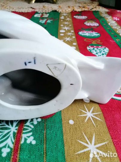 Фарфоровая статуэтка Голубь старая гжель