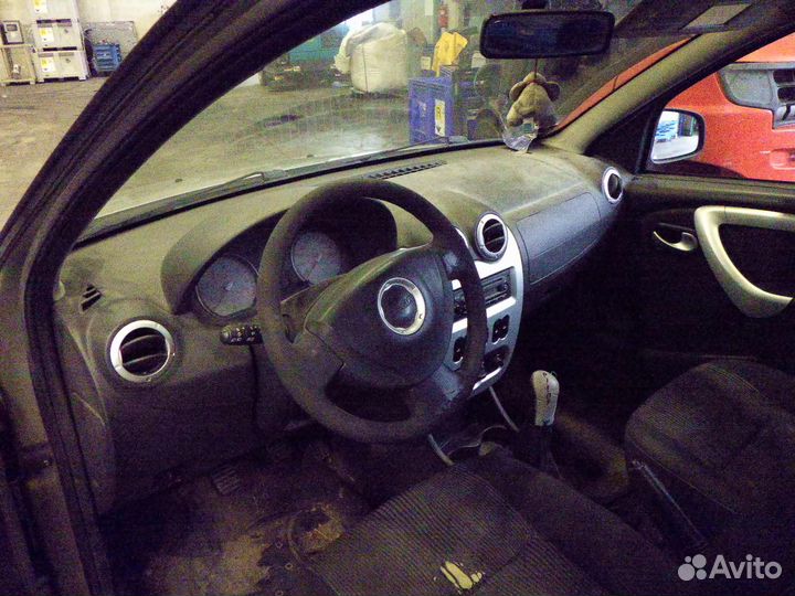 Пружина передняя правая dacia sandero 1 2010