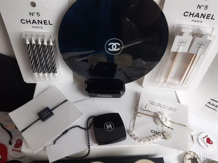 Chanel, vip gift значки,броши,браслеты,брелки