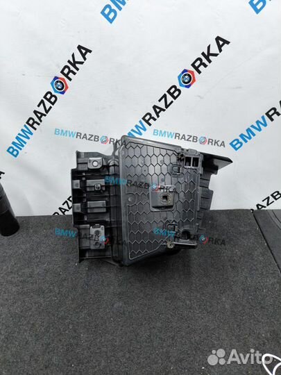 Вещевое отделение в багажнике BMW i5 G60 2024