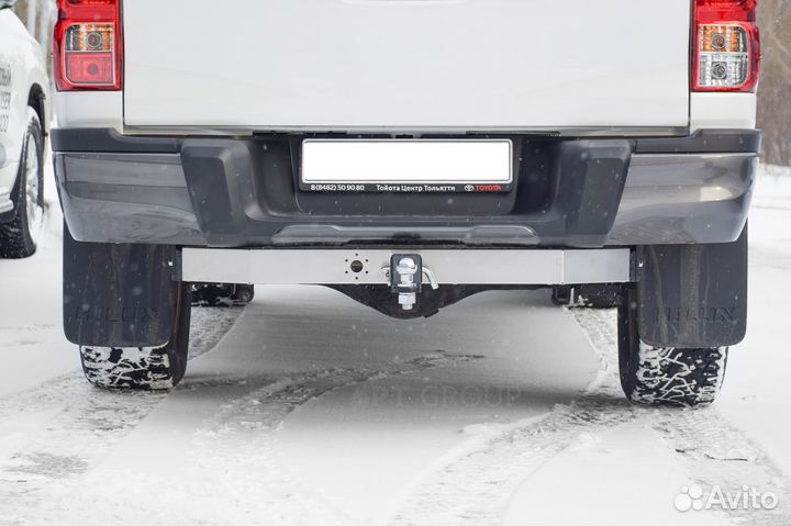 Фаркоп съемный квадрат toyota Hilux 2015