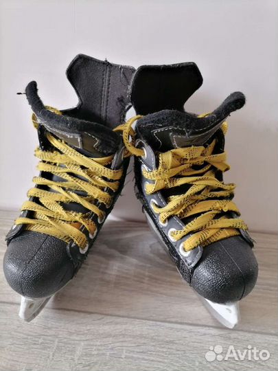 Хоккейные коньки