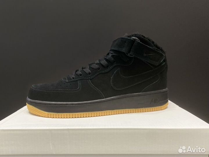 Кроссовки Nike Air Force 1 Mid зимние с мехом