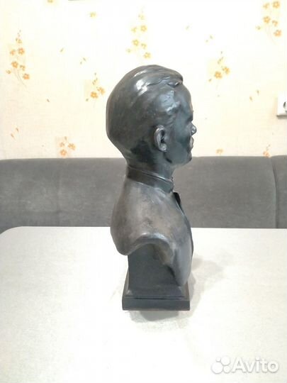 Бюст. Молодой Ленин. Гимназист. Касли. СССР. Чугун