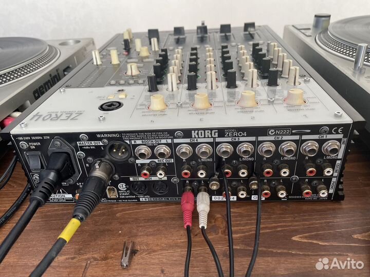 Продам Микшерный пульт korg zero 4