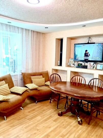 4-к. квартира, 82 м², 4/5 эт.