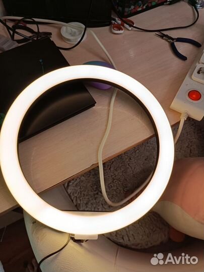 Кольцевая лампа со штативом