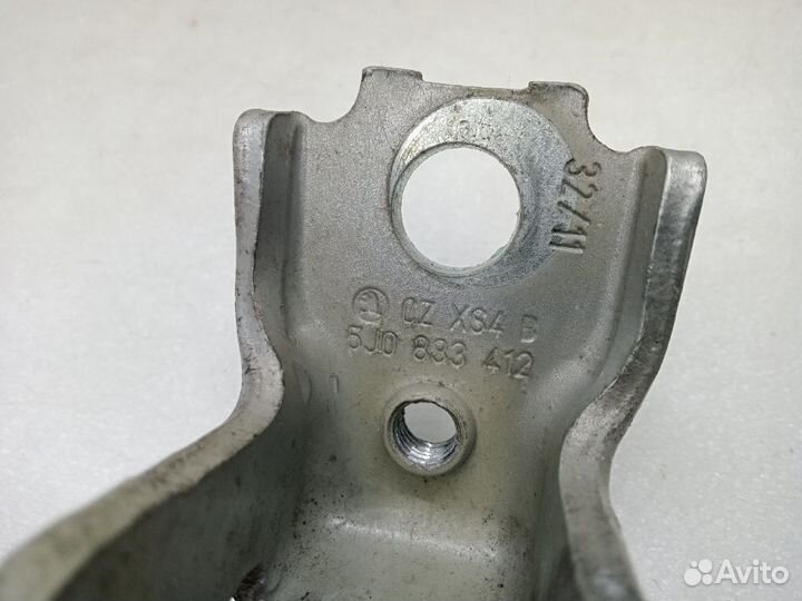 Петля двери skoda fabia 2 Передняя/задняя, нижняя правая