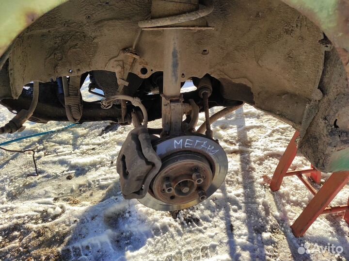 Стойка,кулак,суппорт для рено меган 1