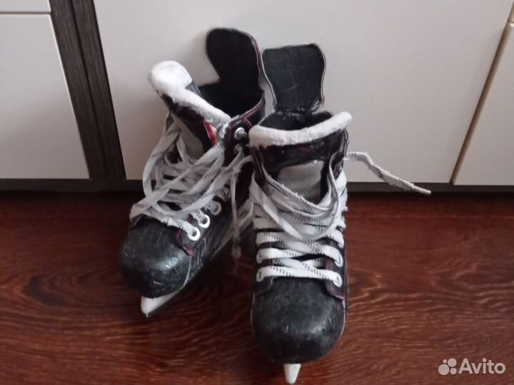 Коньки хоккейные