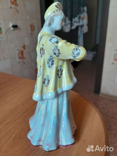 Фарфоровая статуэтка Лебёдушка СССР