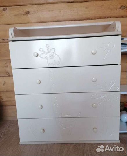 Кроватка с комодом пеленальным