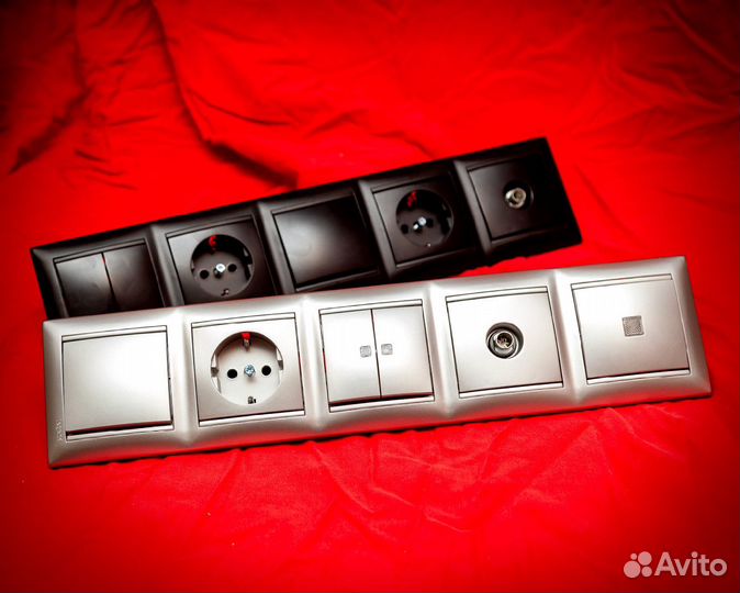 Рамка для розеток Valena Белая 4-ая горизонтальная