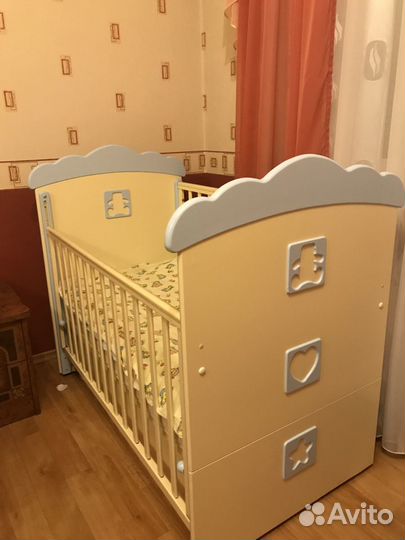 Детская кроватка