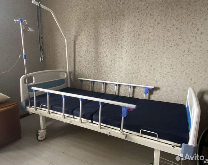 Медицинская кровать