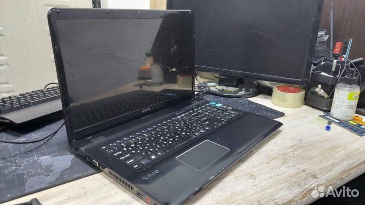 Ноутбук Sony 17.3 i5 8gb SSD video 2gb