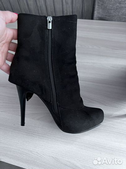 Ботинки демисезонные новые 38 размер