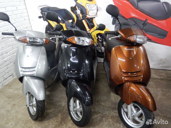 Скутер Honda Lead AF48 с New контейнера