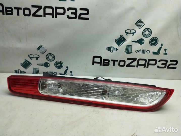 Фонарь задний левый Ford Focus хэтчбек 2010