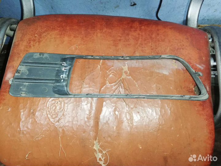 Накладка противотуманной фары Джили Эмгранд EC-7