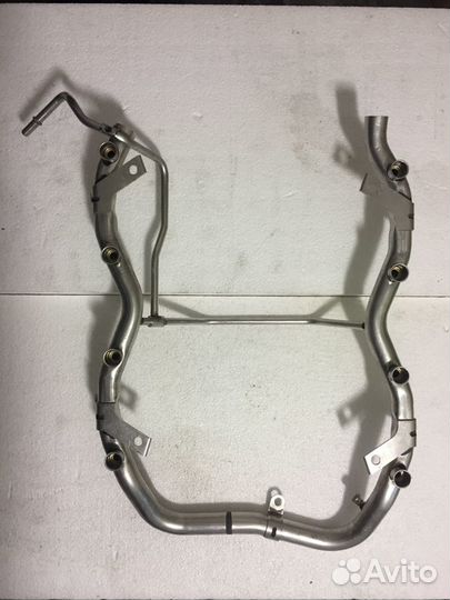 Топливная рейка (рампа) BMW X5 E53 M62 4.4 4.6