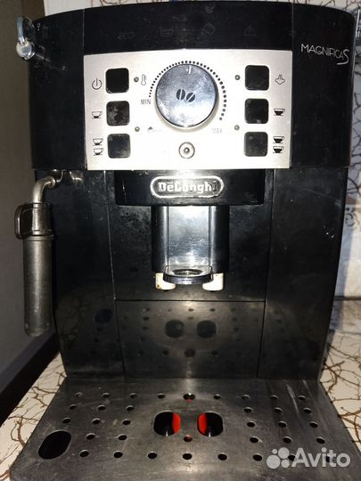 Кофемашина delonghi magnifica s