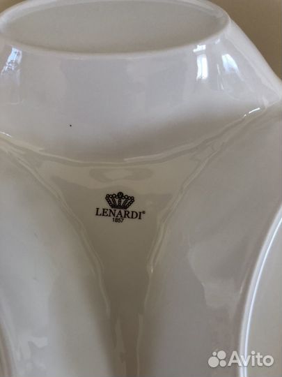 Манежница фарфоровая