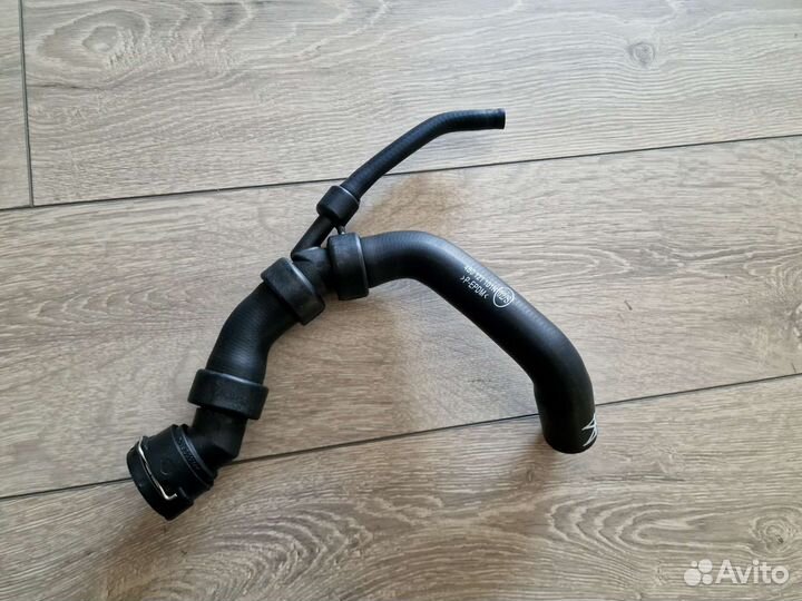 Патрубок (Шланг) радиатора двс 2.4/2.8 Audi A6 C5