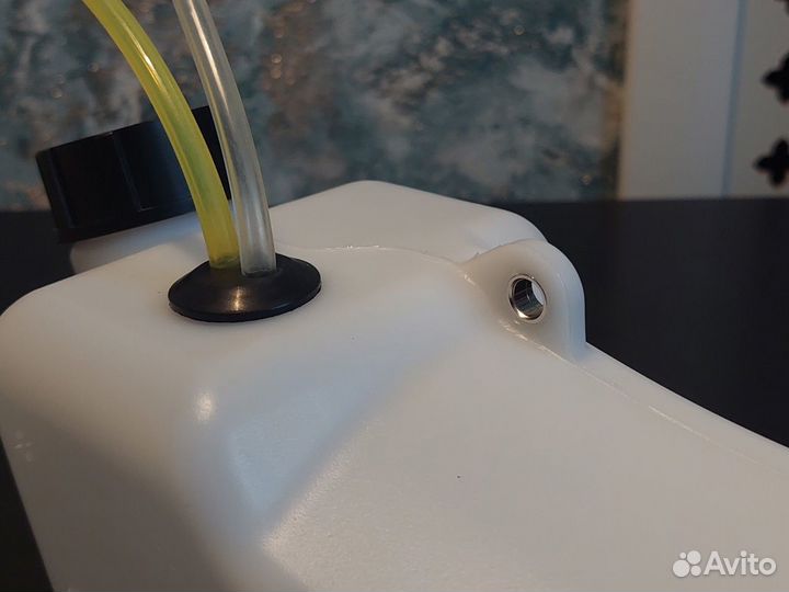 Топливный бак для бензотриммера