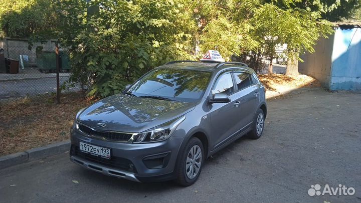 Инструктор по вождению на АКПП