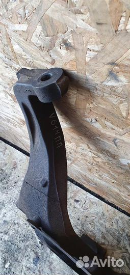 Кулак поворотный передний правый Ford Explorer 4