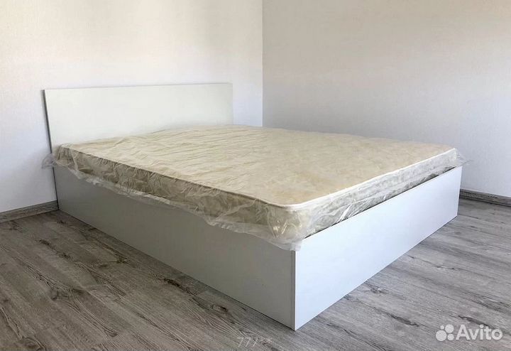 Кровать с матрасом 200х200 Милена белая