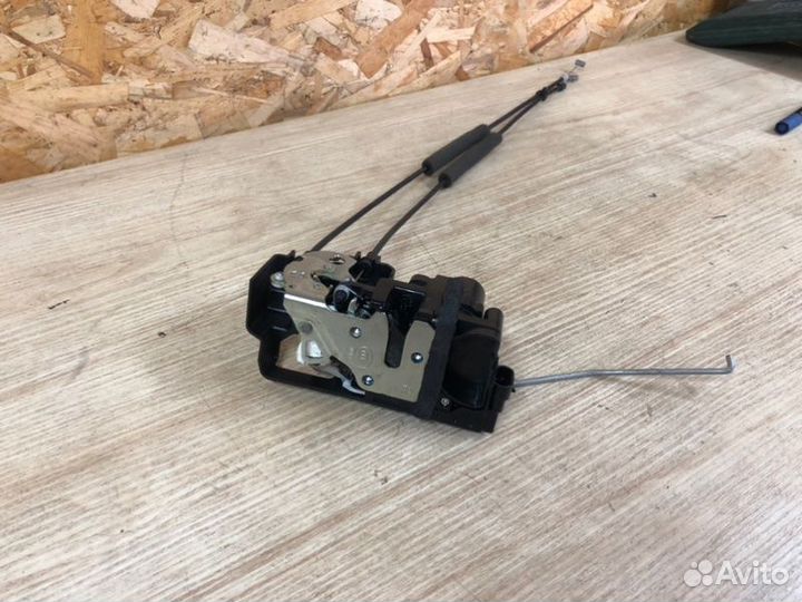 Замок двери передний правый Ssangyong Actyon