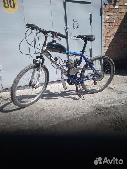 Велосипед с бензиновым мотором