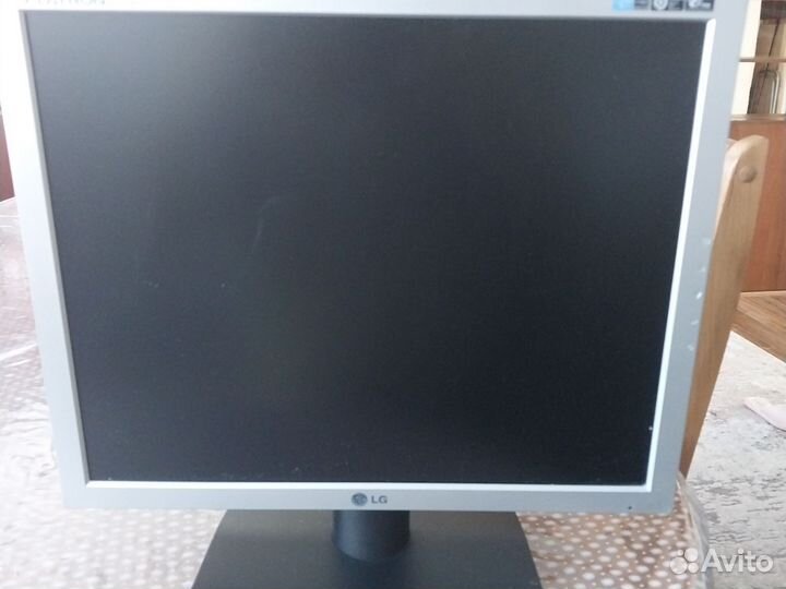 Два Монитора LG